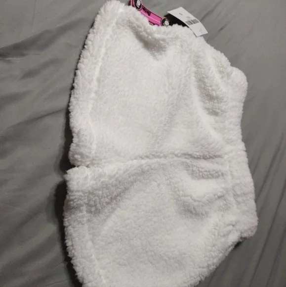 Barbie Sherpa Hoodie/Shorts Set Forever 21 - Picture 7 of 7